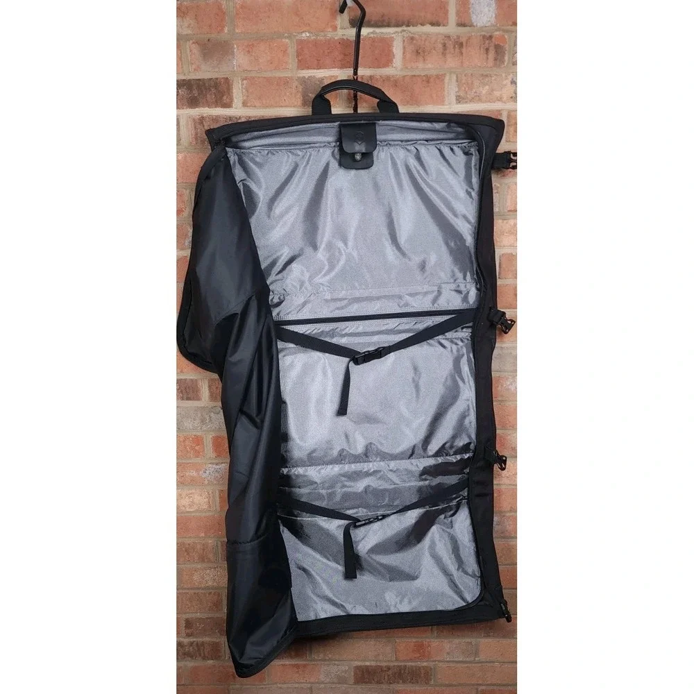 Victorinox Travel Suite Trifold Bag Black Nylon Luggage 41 X 21 Inch